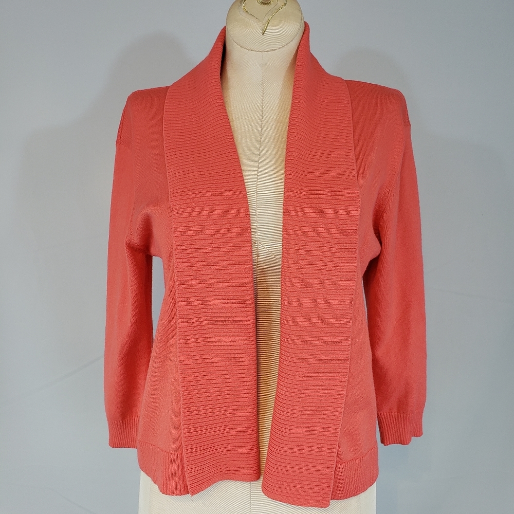 89th & Madison coral colored sweater size Small